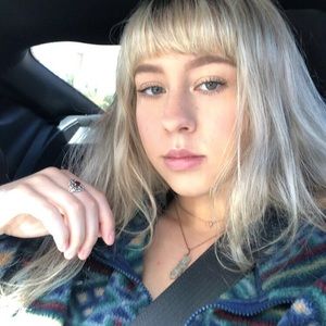 Meet your Posher, Ellenie